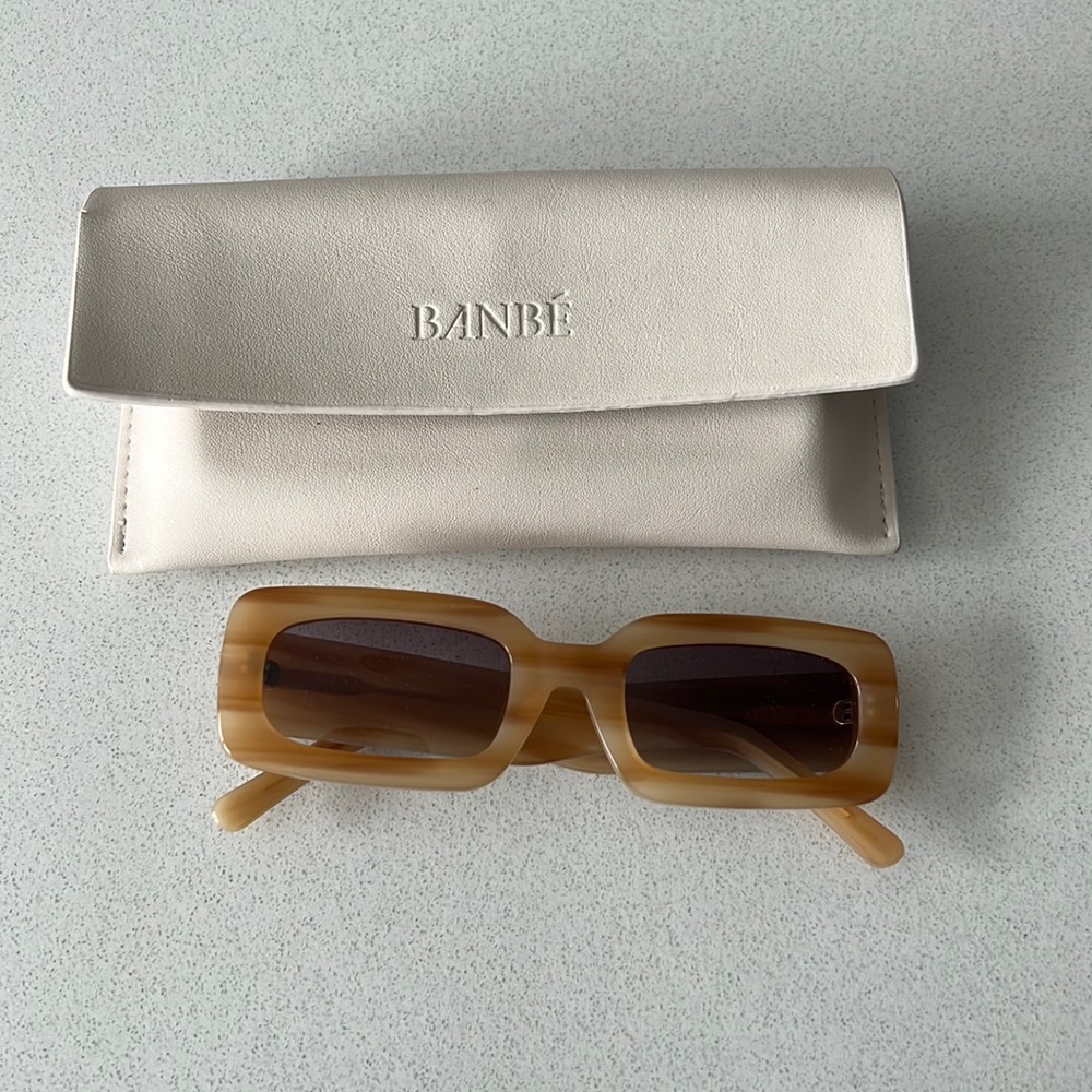 Tan Rectangular Women’s Sunglasses